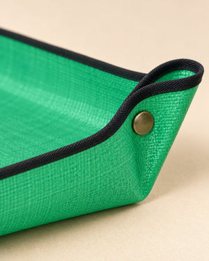 Close-up of one snapped corner with its press snap